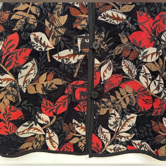 Coldwater Creek Reversible Black & Red Leaf Vest Christmas Size S - Picture 4 of 8